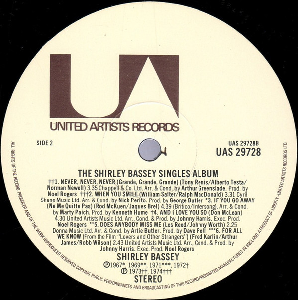 Shirley Bassey - The Shirley Bassey Singles Album | United Artists Records (UAS 29728) - 4 Shirley Bassey - The Shirley Bassey Singles Album | United Artists Records (UAS 29728) - 4