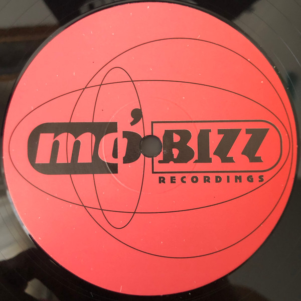 Shahin & Simon - Houseshaker | Mo'Bizz Recordings (MBZZ 014-12) - 4 Shahin & Simon - Houseshaker | Mo'Bizz Recordings (MBZZ 014-12) - 4