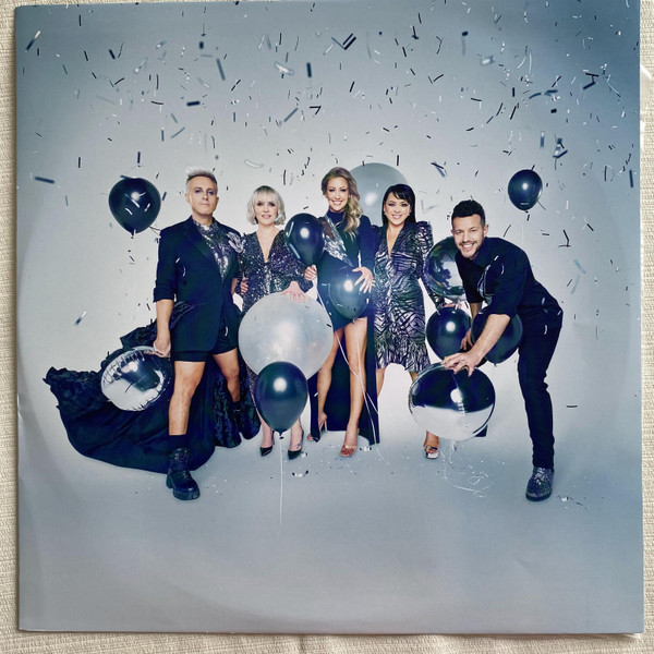 Steps - Platinum Collection | Sony Music (19439945201) - 4