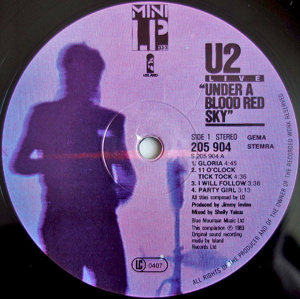 U2 - Under A Blood Red Sky (Live) | Island Records (205 904) - 3