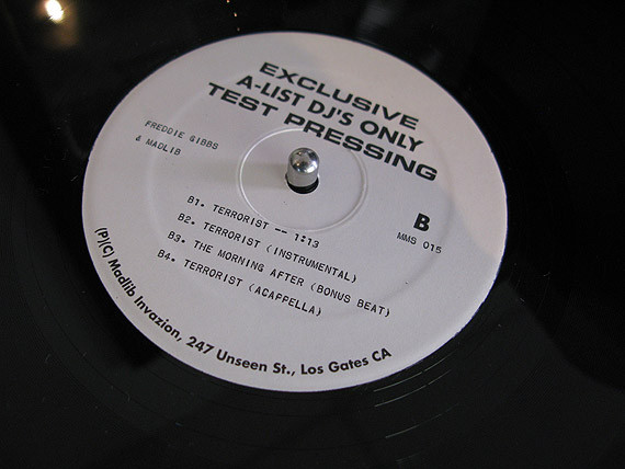 Freddie Gibbs & Madlib - Shame | Madlib Invazion (MMS 015) - 3