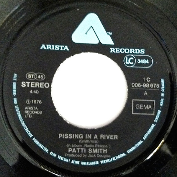 Patti Smith - Pi.... In A River | Arista (1C 006-98 675) - 3