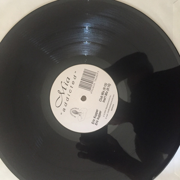 Mia - Addicted | MiaDreamworld (MDW004) - 2