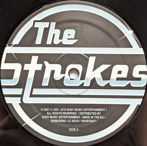 The Strokes - Is This It | Legacy (19439784471) - 3
