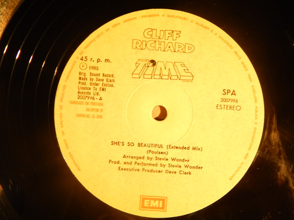 Cliff Richard - She's So Beautiful | EMI (2007996) - 4