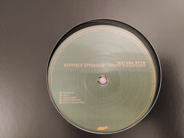 Raffaele Attanasio - South Signatures | Mutual Rytm (MR021RP) - 2 Raffaele Attanasio - South Signatures | Mutual Rytm (MR021RP) - 2