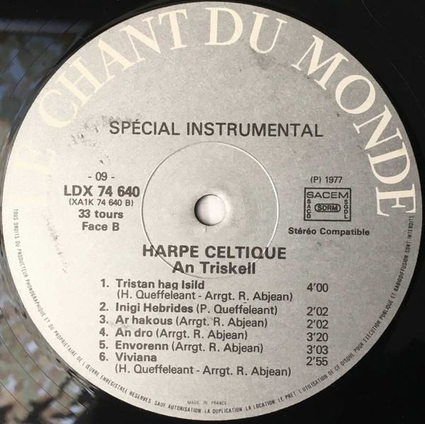 An Triskell - Harpe Celtique | Le Chant Du Monde (LDX 74640) - main