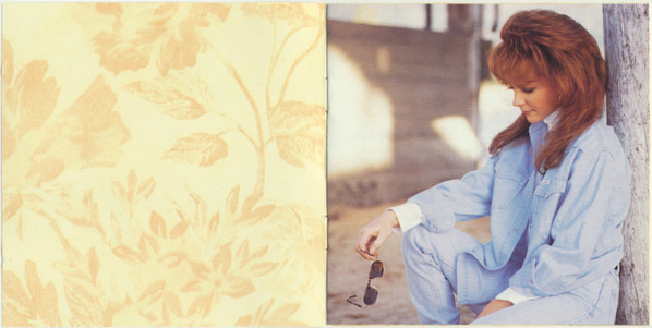 Reba McEntire - Greatest Hits Volume Two | MCA Records (CMCASD 10906) - 4 Reba McEntire - Greatest Hits Volume Two | MCA Records (CMCASD 10906) - 4