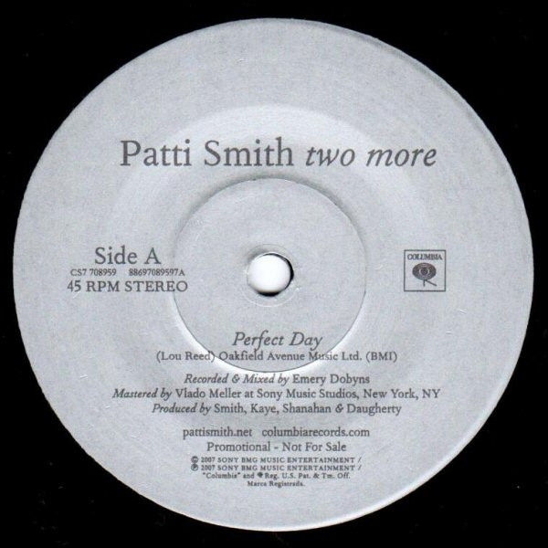 Patti Smith - Two More | Columbia (CS7 708959) - 3