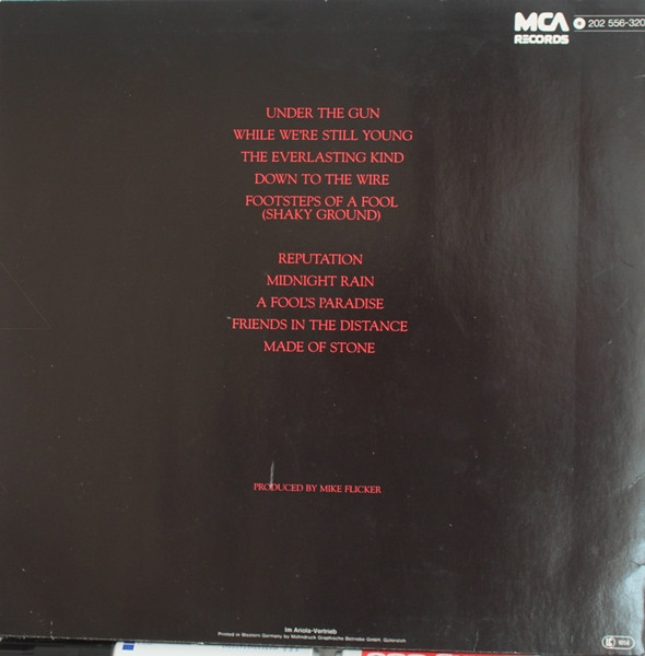 Poco - Under The Gun | MCA Records (202 556-320) - 2