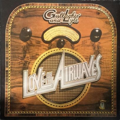 Gallagher & Lyle - Love On The Airwaves | A&M Records (AMLH 64620) - main Gallagher & Lyle - Love On The Airwaves | A&M Records (AMLH 64620) - main