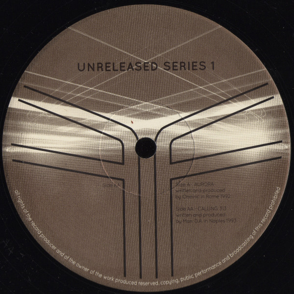 Oneiric Vs MAN-D.A. - Aurora / Calling 313 | Flash Forward (FFORUS 001)