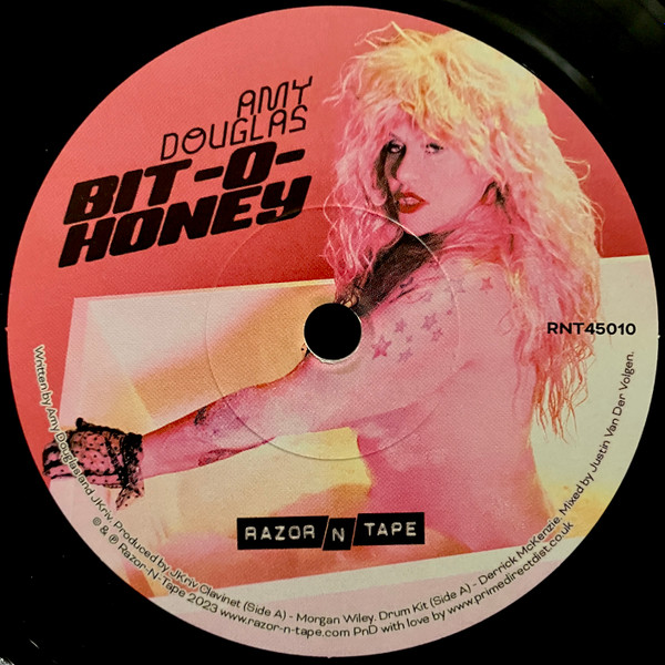 Amy Douglas - Freak At Night / Bit-O-Honey | Razor-N-Tape 45 (RNT45010) - 2 Amy Douglas - Freak At Night / Bit-O-Honey | Razor-N-Tape 45 (RNT45010) - 2
