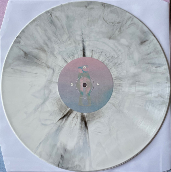 Sarah Wild - Kissing On The Dancefloor | Midnight Operators (MOP008) - 4 Sarah Wild - Kissing On The Dancefloor | Midnight Operators (MOP008) - 4