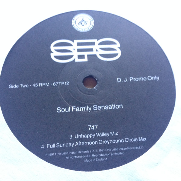 Soul Family Sensation - Perfect Life / 747 Tonight | One Little Indian (67TP12) - 2 Soul Family Sensation - Perfect Life / 747 Tonight | One Little Indian (67TP12) - 2