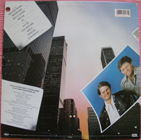 McGuinn, Clark & Hillman - City | Capitol Records (ST-12043) - 3 McGuinn, Clark & Hillman - City | Capitol Records (ST-12043) - 3