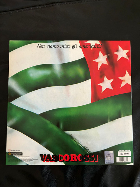 Vasco Rossi - Non Siamo Mica Gli Americani! | Sony Music (9658865371) - 2 Vasco Rossi - Non Siamo Mica Gli Americani! | Sony Music (9658865371) - 2