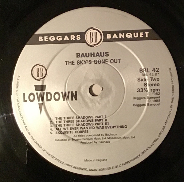 Bauhaus - The Sky's Gone Out | Beggars Banquet (BBL 42) - 4
