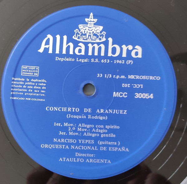 Joaquín Rodrigo , Narciso Yepes , Manuel de Falla , Gonzalo Soriano , Orquesta Nacional De España , Director Ataúlfo Argenta - Concierto De Aranjuez / Noches En Los Jardines De España | Alhambra (MCC 30054) - 4