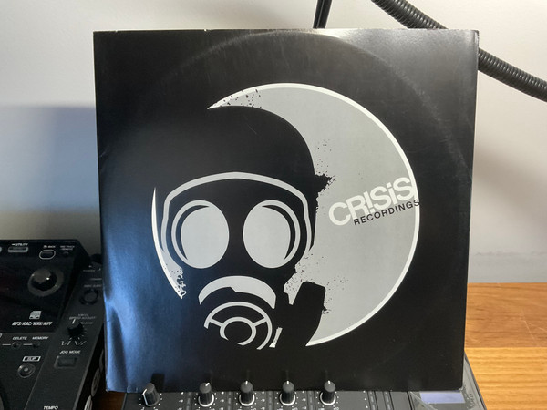 DJ Trax Feat. Plastic Jam - Tomorrows New Dawn | Crisis Recordings (CRISIS005) - 4 DJ Trax Feat. Plastic Jam - Tomorrows New Dawn | Crisis Recordings (CRISIS005) - 4