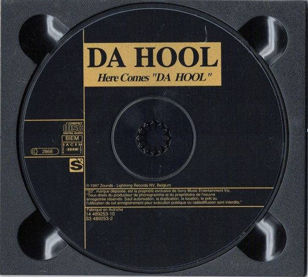 Here Comes "Da Hool"