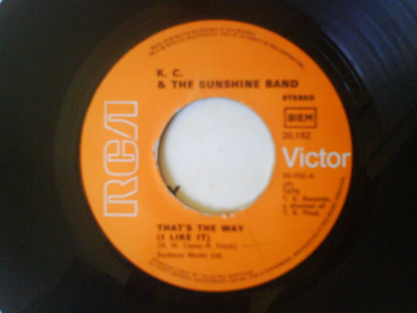 KC & The Sunshine Band - That's The Way (I Like It) | RCA Victor (20.152) - 3