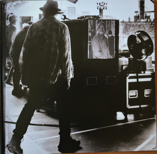 Neil Young + Promise Of The Real - Noise & Flowers | Reprise Records (093624883111) - 3 Neil Young + Promise Of The Real - Noise & Flowers | Reprise Records (093624883111) - 3