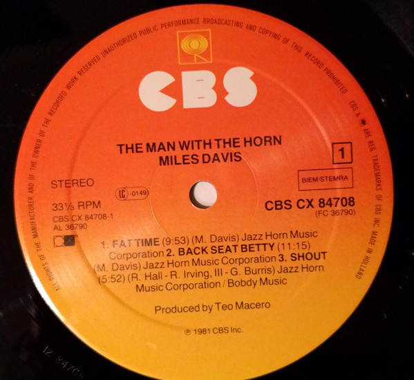 Miles Davis - The Man With The Horn | CBS (CBS CX 84708) - 4