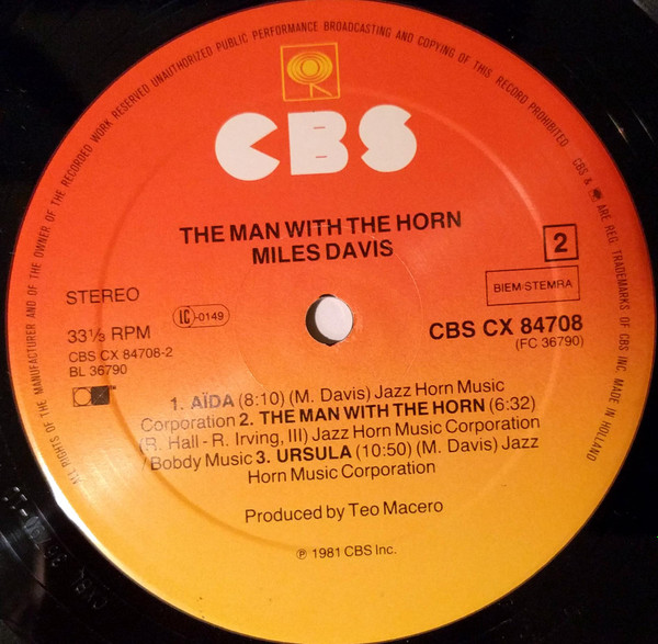Miles Davis - The Man With The Horn | CBS (CBS CX 84708) - 3