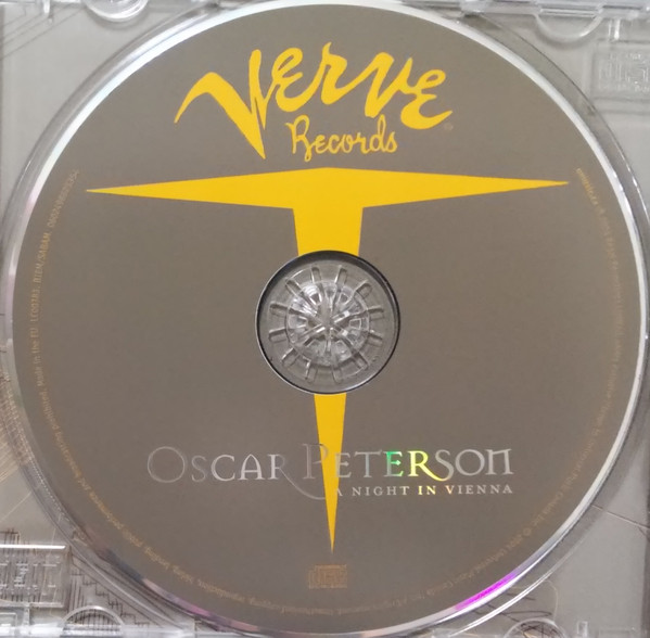 Oscar Peterson - A Night In Vienna | Verve Records (0602498625354) - 3 Oscar Peterson - A Night In Vienna | Verve Records (0602498625354) - 3