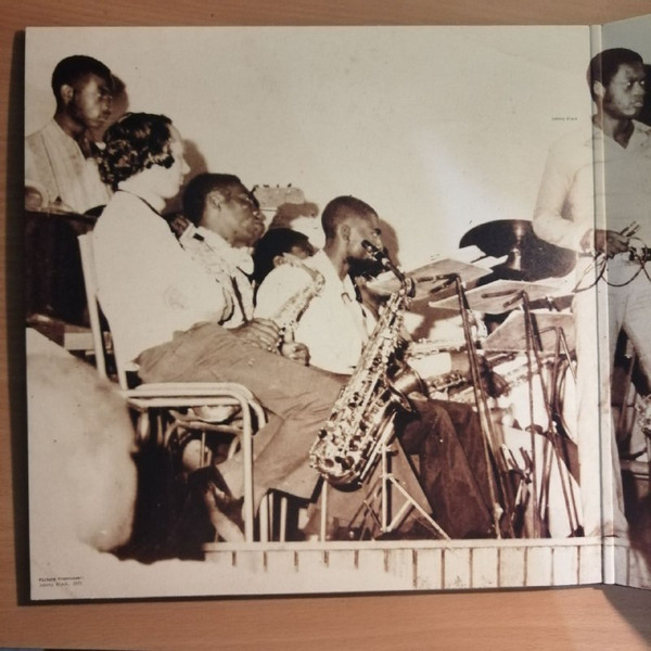 Various - Cameroon Garage Funk 1964 - 1979 | Analog Africa (AALP 092) - 2 Various - Cameroon Garage Funk 1964 - 1979 | Analog Africa (AALP 092) - 2