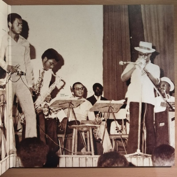 Various - Cameroon Garage Funk 1964 - 1979 | Analog Africa (AALP 092) - 3 Various - Cameroon Garage Funk 1964 - 1979 | Analog Africa (AALP 092) - 3
