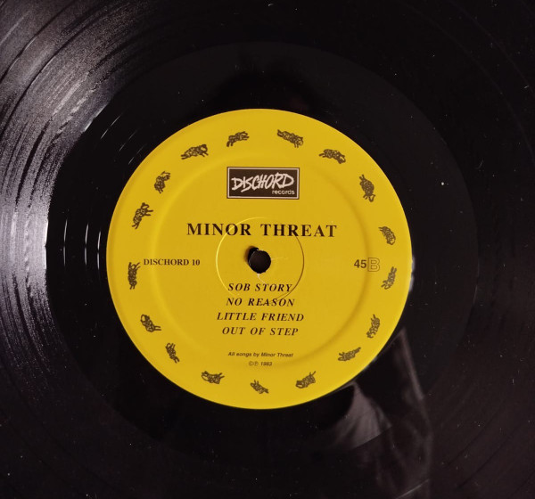 Minor Threat - Out Of Step | Dischord Records (DISCHORD 10) - 4 Minor Threat - Out Of Step | Dischord Records (DISCHORD 10) - 4