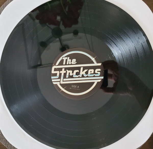 The Strokes - Is This It | RCA Victor (07863 68045-1) - 3 The Strokes - Is This It | RCA Victor (07863 68045-1) - 3