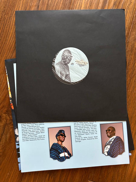 Amadou & Mariam - La Vie Est Belle | Because Music (BEC5614019) - 3 Amadou & Mariam - La Vie Est Belle | Because Music (BEC5614019) - 3
