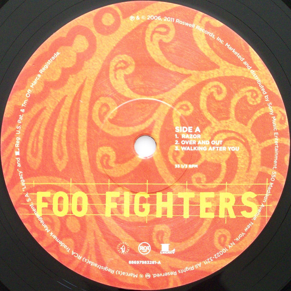 Foo Fighters - Skin And Bones | Roswell Records (88697 98328-1) - 2 Foo Fighters - Skin And Bones | Roswell Records (88697 98328-1) - 2