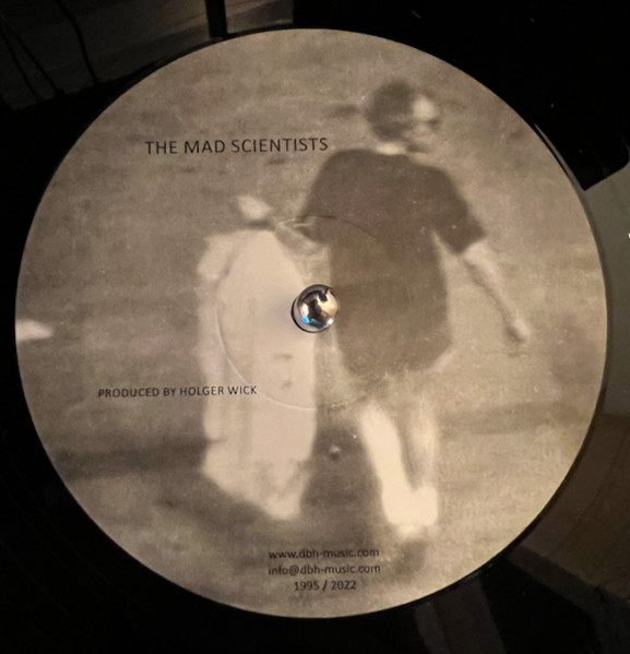 DJ ESP / Hoschi - The Mad Scientists | Communique Records (COMMUNIQUÉ 008) - 2 DJ ESP / Hoschi - The Mad Scientists | Communique Records (COMMUNIQUÉ 008) - 2