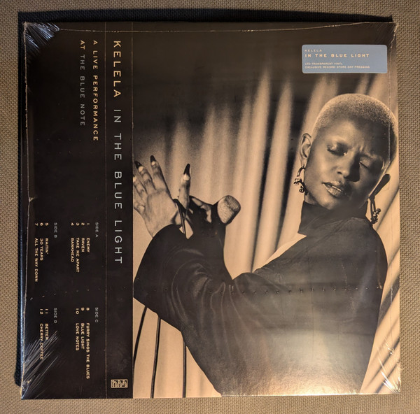 Kelela - In The Blue Light | Warp Records (WARPLP387) - 2 Kelela - In The Blue Light | Warp Records (WARPLP387) - 2