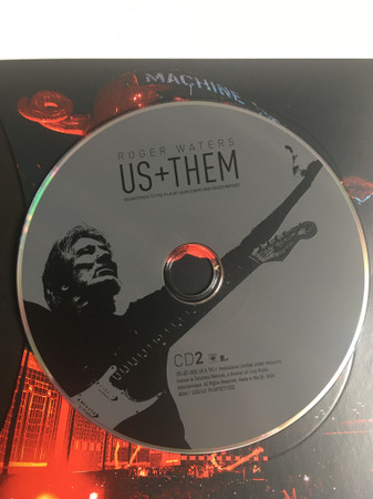 Roger Waters - Us + Them | Columbia (19439707712) - 3