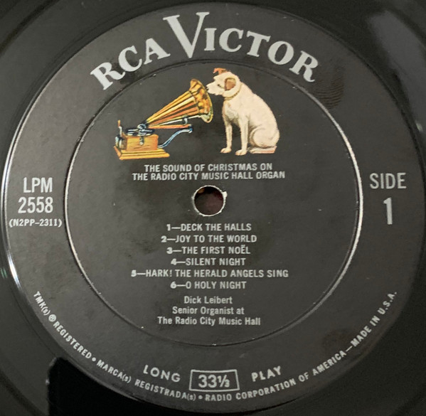 Dick Leibert - The Sound Of Christmas On The Radio City Music Hall Organ | RCA Victor (LPM-2558) - 3