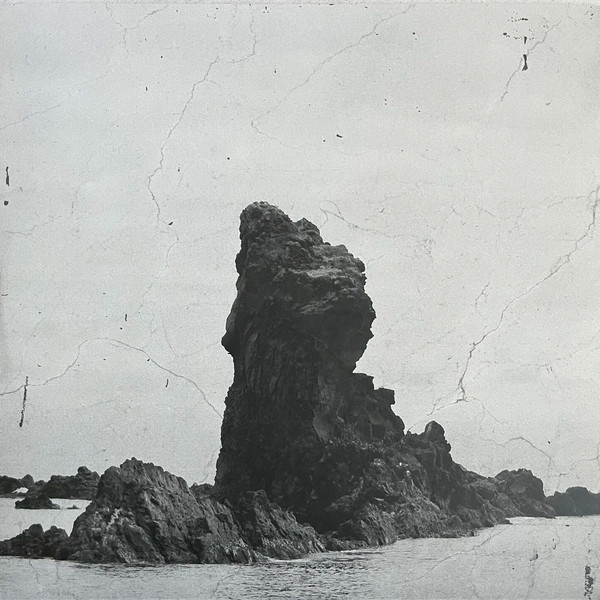 Rafael Anton Irisarri - A Fragile Geography | Black Knoll Editions (BKE021-LP) - 3 Rafael Anton Irisarri - A Fragile Geography | Black Knoll Editions (BKE021-LP) - 3