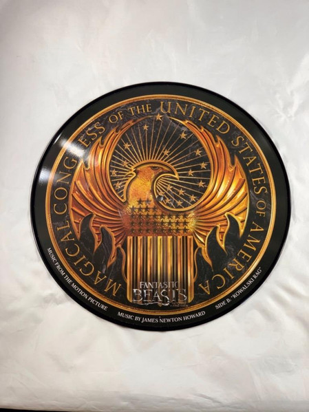 James Newton Howard - Music From The Motion Picture "Fantastic Beasts And Where To Find Them" | WaterTower Music (XQLP04) - 2 James Newton Howard - Music From The Motion Picture "Fantastic Beasts And Where To Find Them" | WaterTower Music (XQLP04) - 2