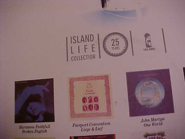 Grace Jones - Living My Life | Island Records (ILPM 9722) - 3