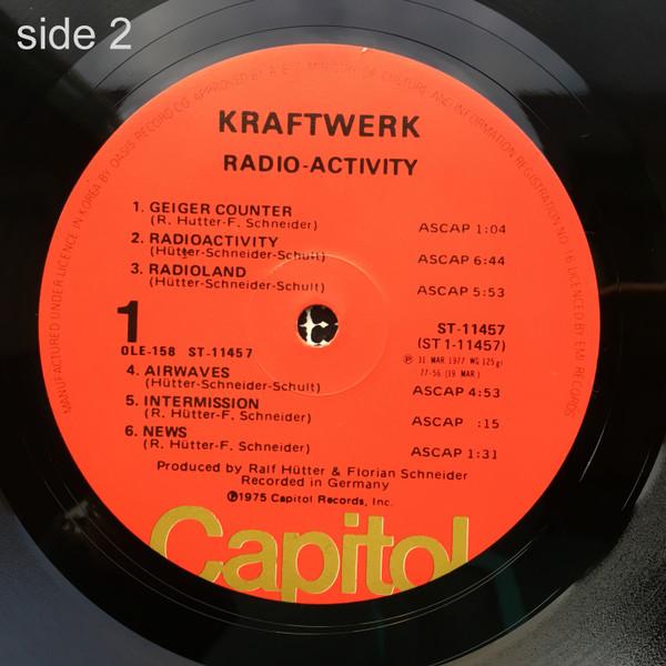 Kraftwerk - Radio-Activity (Korean pressing) | Capitol Records (ST 11457) - 3