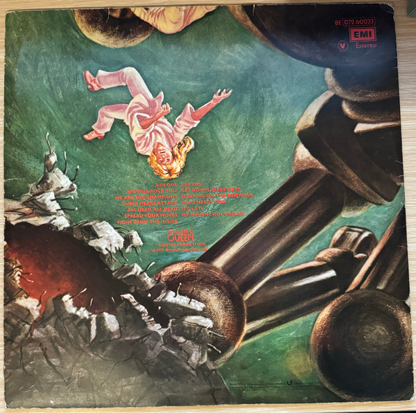 Queen - News Of The World | EMI (8E 072 60033) - 2 Queen - News Of The World | EMI (8E 072 60033) - 2