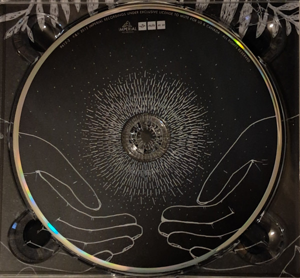 José González - Vestiges & Claws | Mute Corporation (9612-2) - 3 José González - Vestiges & Claws | Mute Corporation (9612-2) - 3