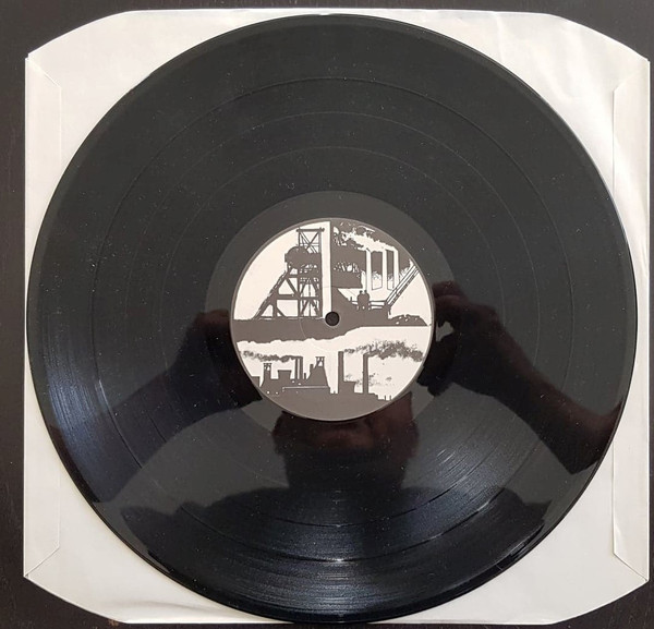 The Brigades - Yours Negatively | Negative Records (NLP 003) - 4