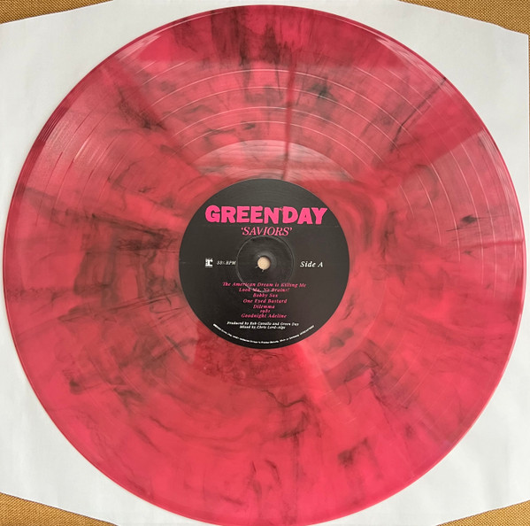 Green Day - Saviors | Reprise Records (093624870692) - 3 Green Day - Saviors | Reprise Records (093624870692) - 3