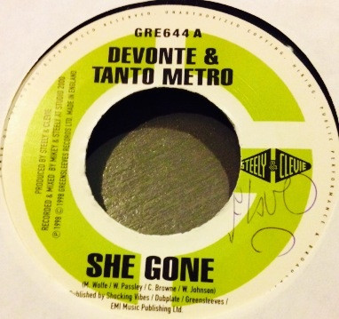 Tanto Metro & Devonte / Screechie Joe - She Gone / Zuggie | Greensleeves Records (GRE 644)