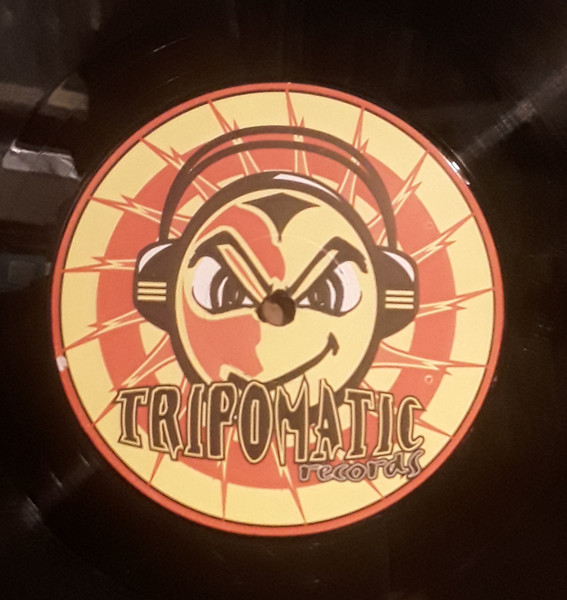 R-Generator - The Floorattack EP | Tripomatic Records (TRIP-004) - 2 R-Generator - The Floorattack EP | Tripomatic Records (TRIP-004) - 2